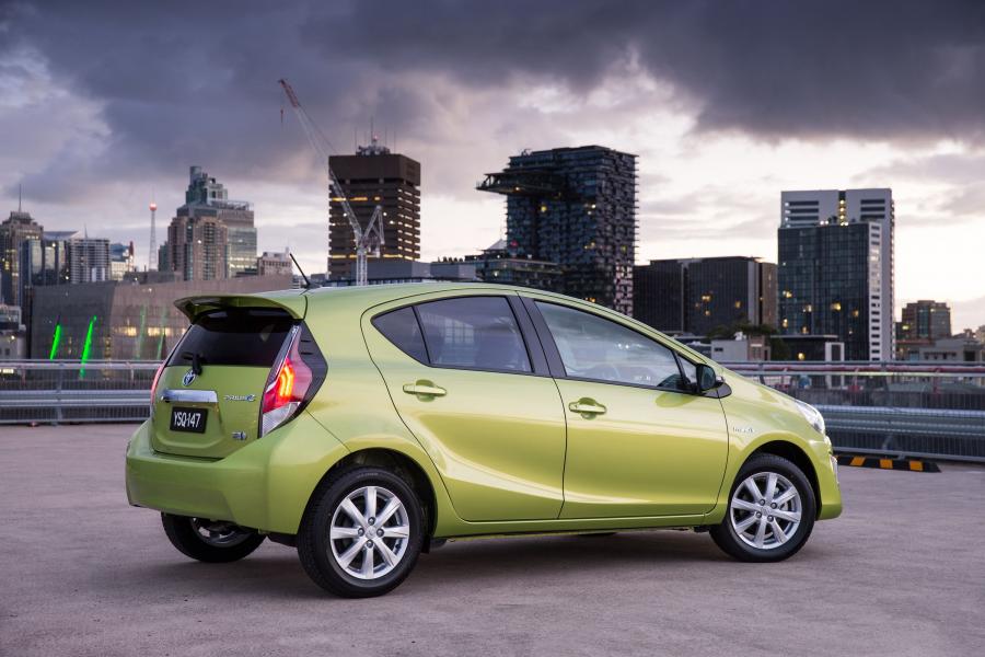  Toyota Prius c i-Tech 2015 года  (AU) (фото 4 из 10)